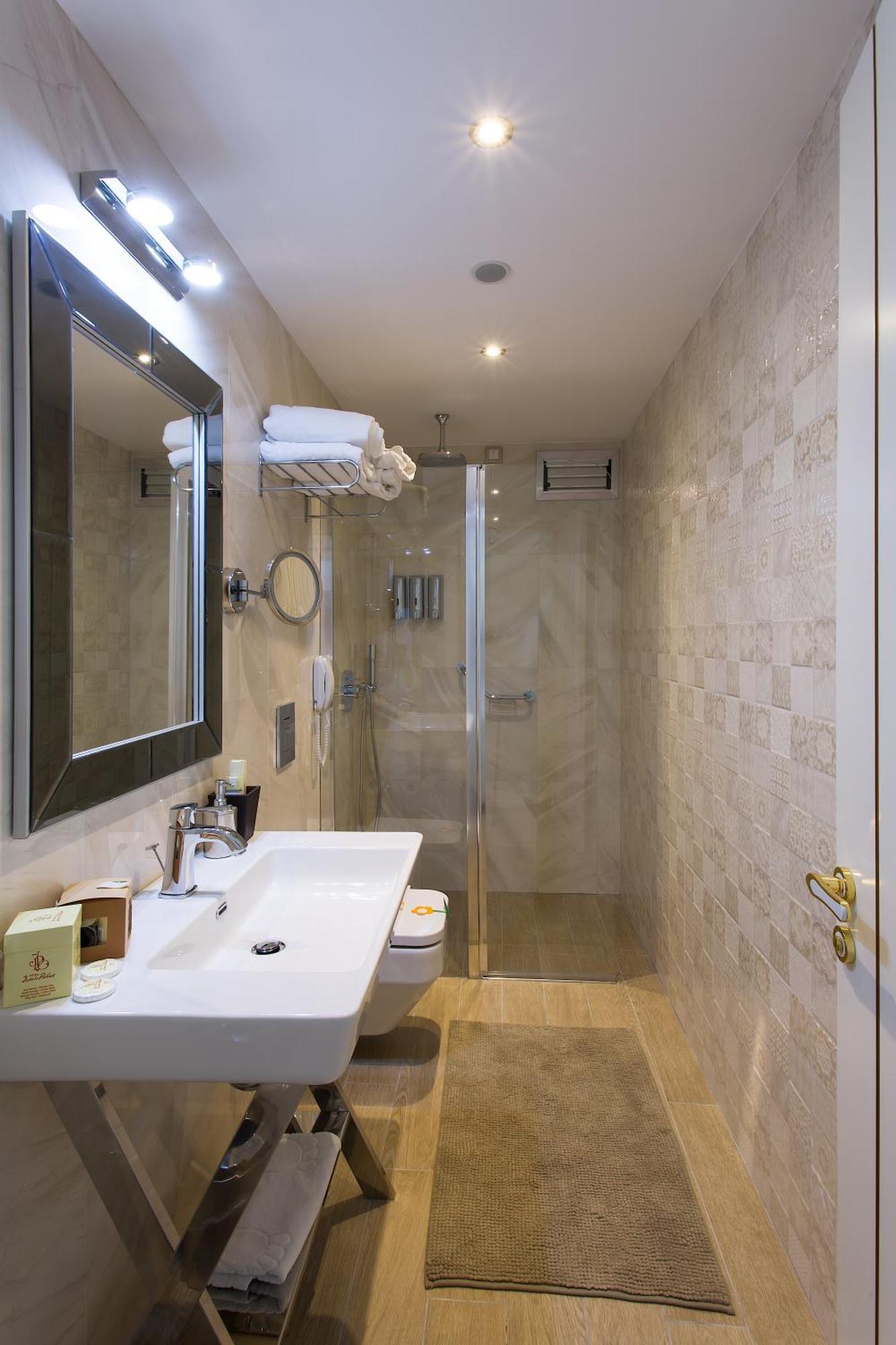 Izmir Palas Hotel Szoba fotó